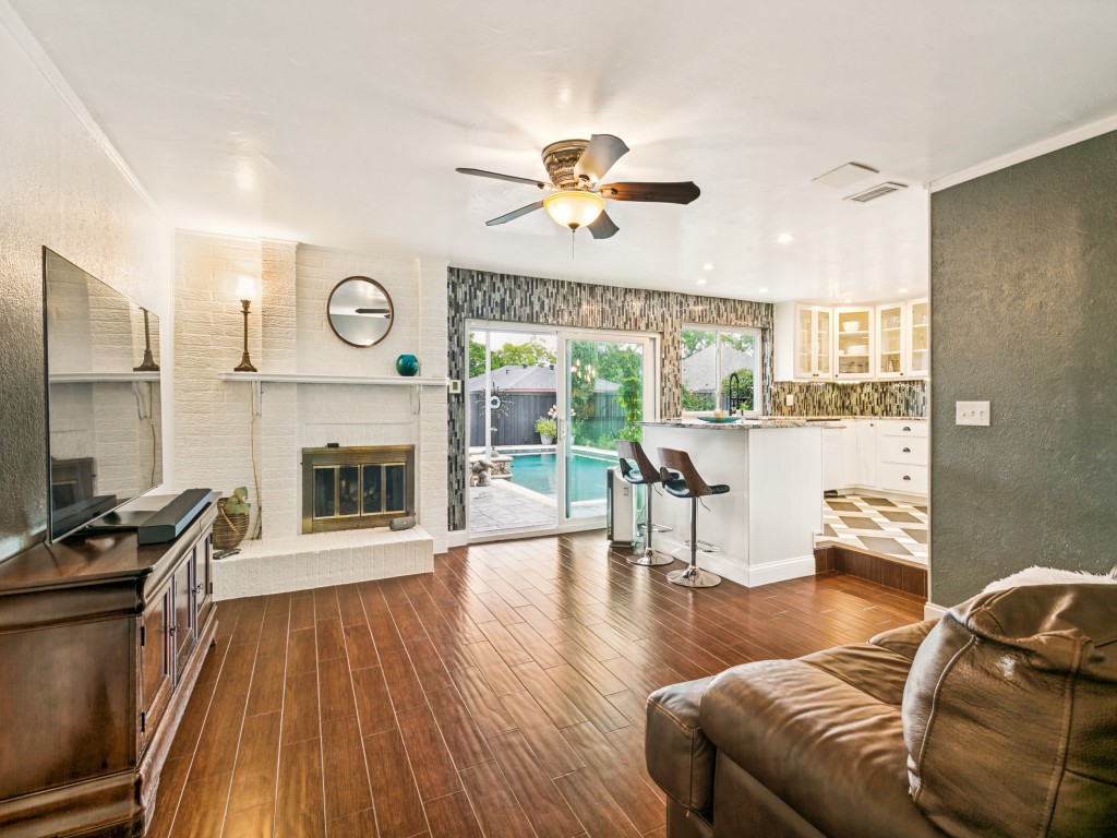 1409 Forestglen Drive