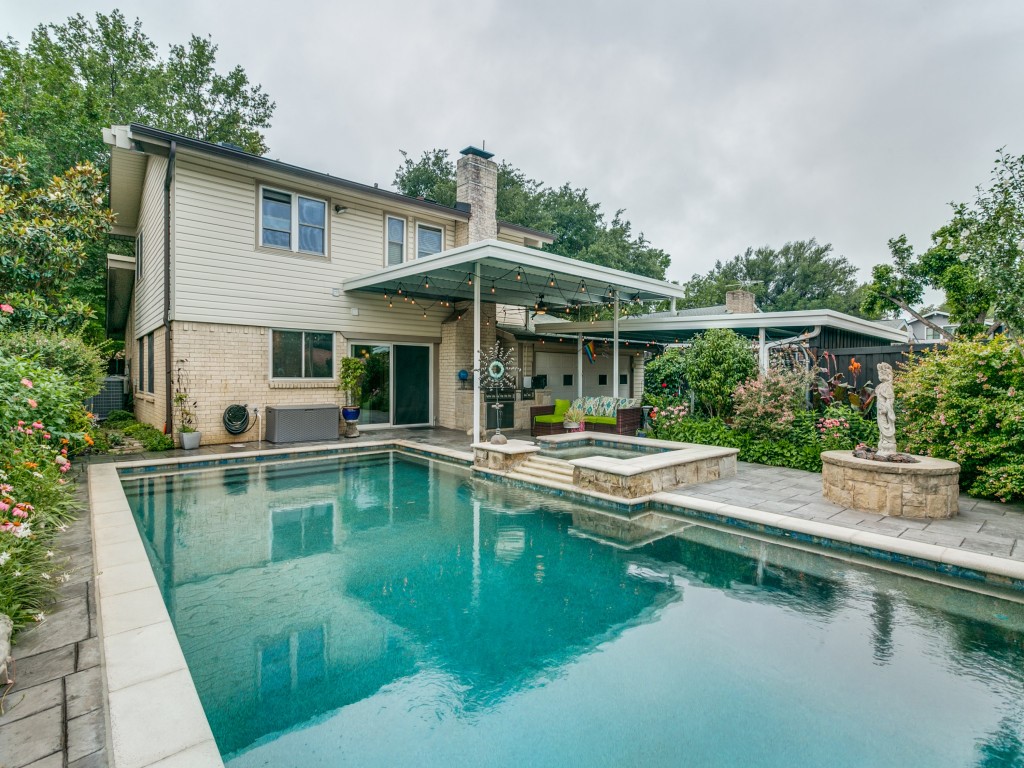 1409 Forestglen Drive