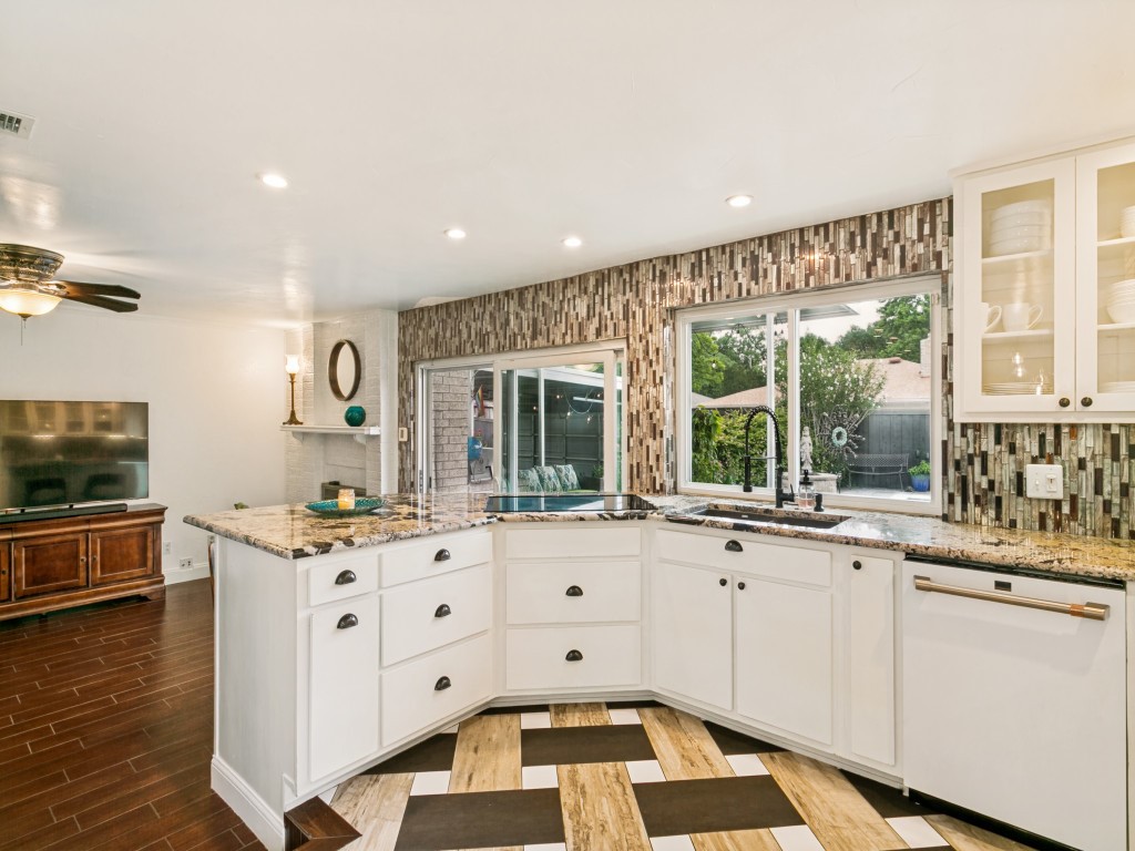 1409 Forestglen Drive