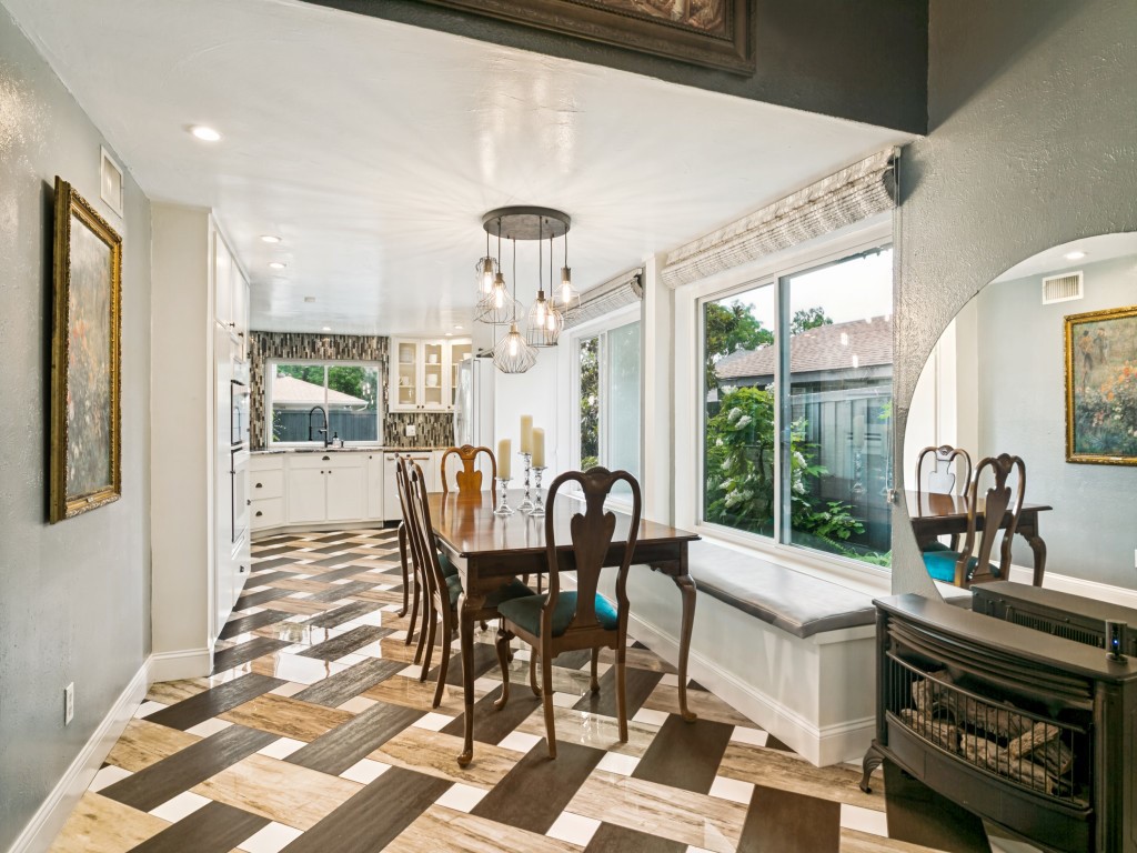 1409 Forestglen Drive