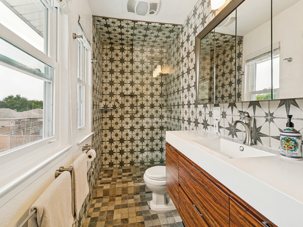 1409 Forestglen Drive