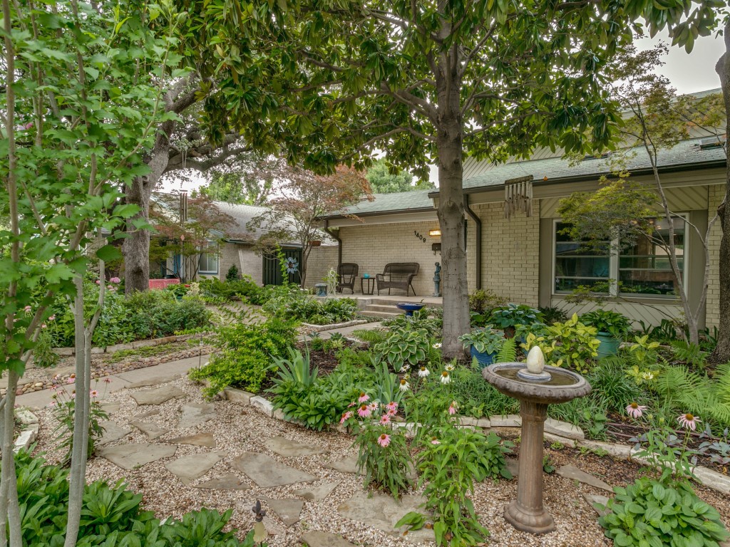 1409 Forestglen Drive