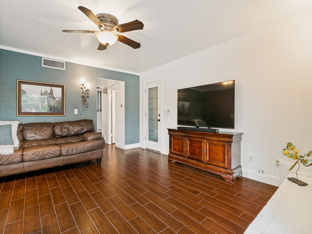 1409 Forestglen Drive