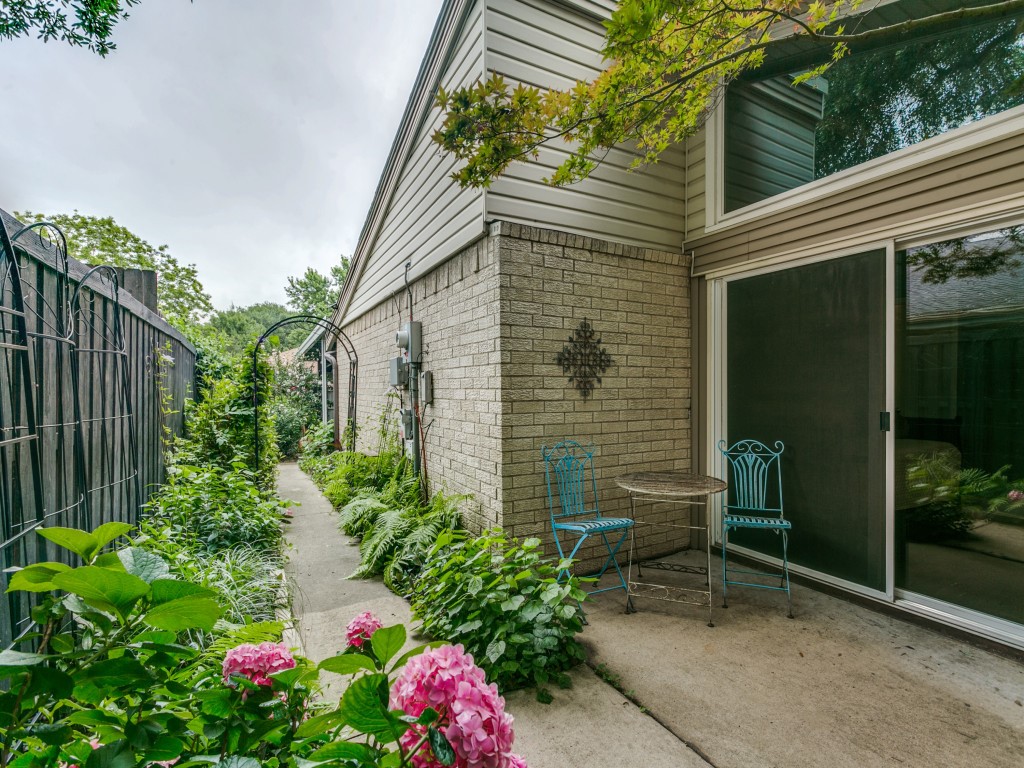1409 Forestglen Drive