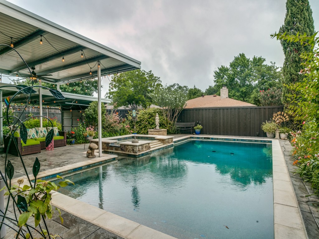 1409 Forestglen Drive