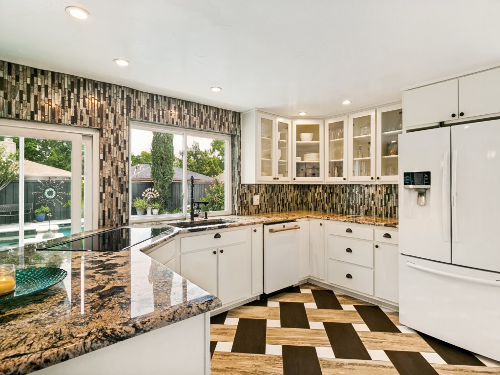 1409 Forestglen Drive