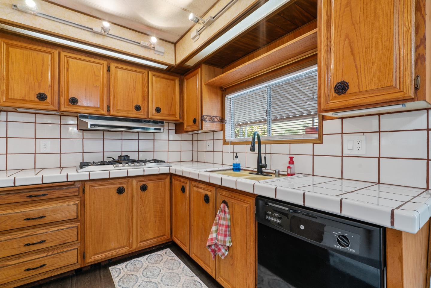 711 Old Canyon RD 26