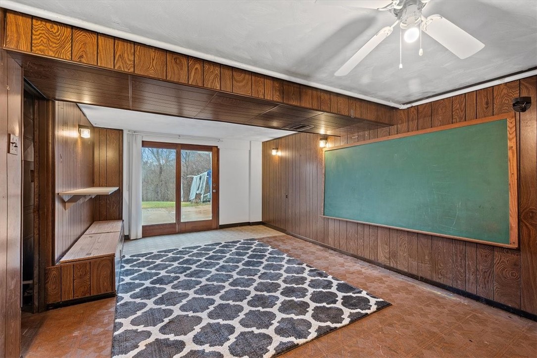 110 Old Barn Dr