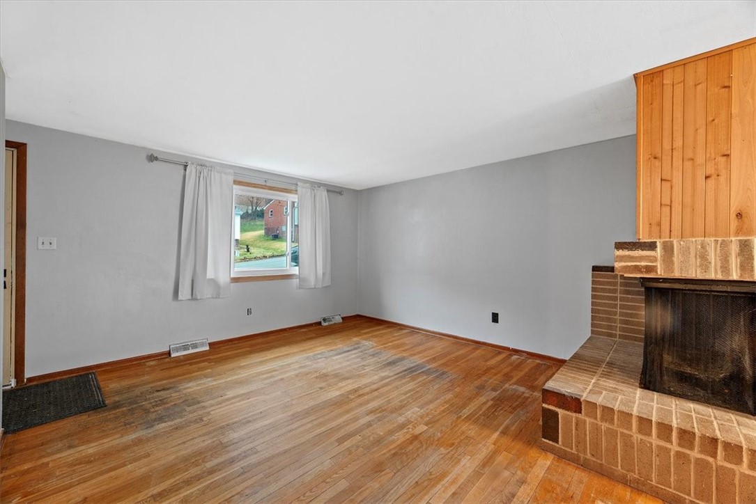 110 Old Barn Dr
