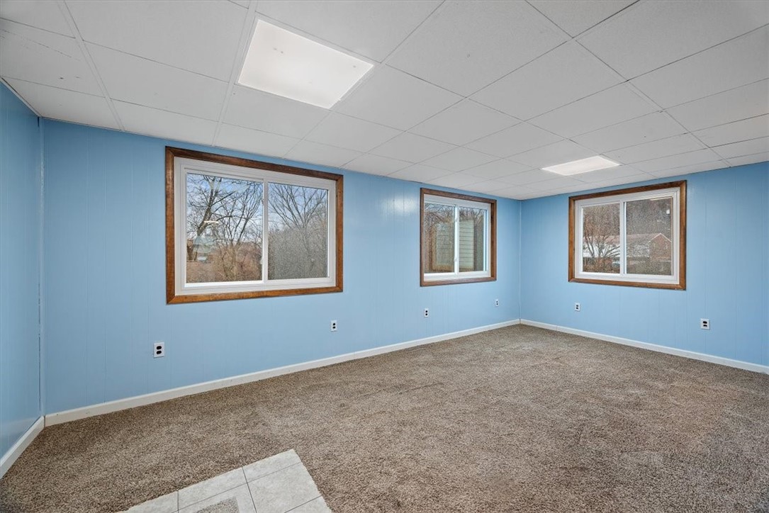110 Old Barn Dr