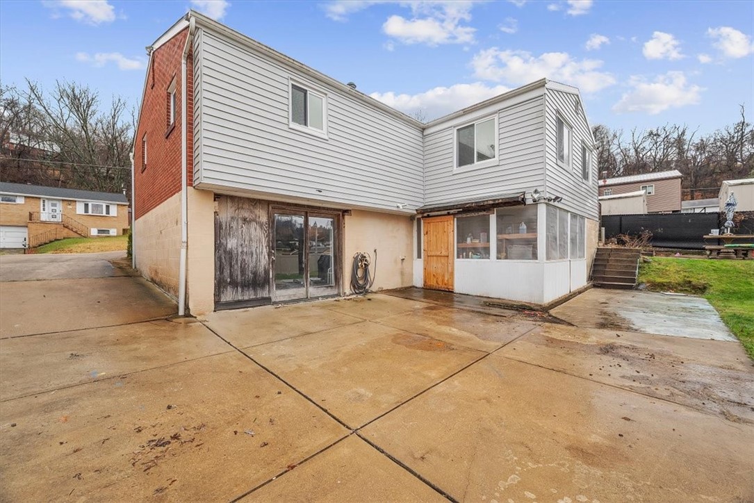 110 Old Barn Dr