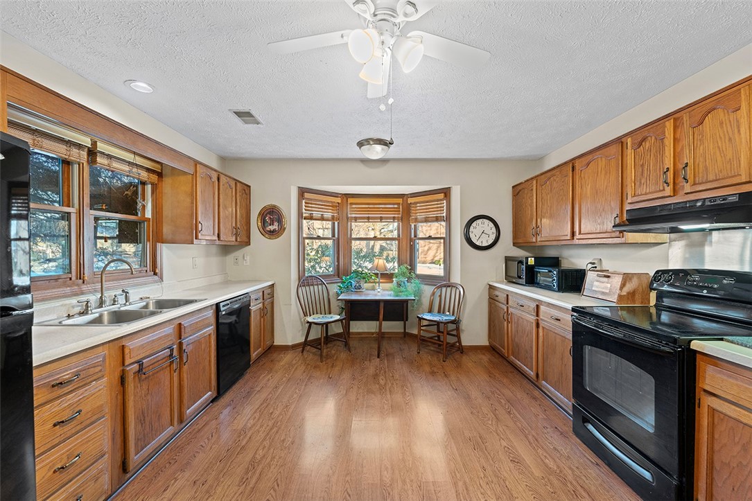 857 Fairways Dr