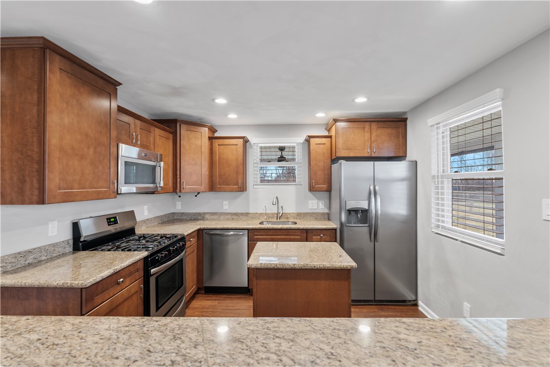 702 Overhill Dr