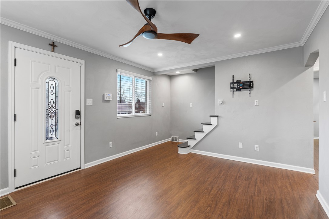 702 Overhill Dr