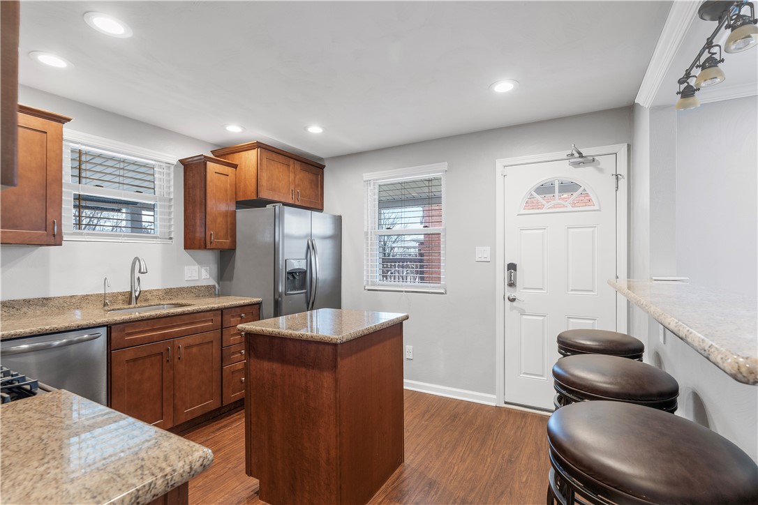 702 Overhill Dr