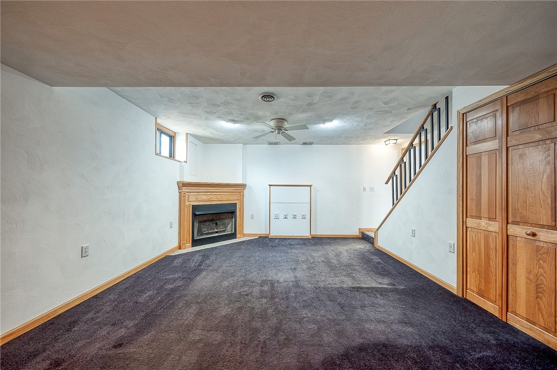 2141 Cayuga
