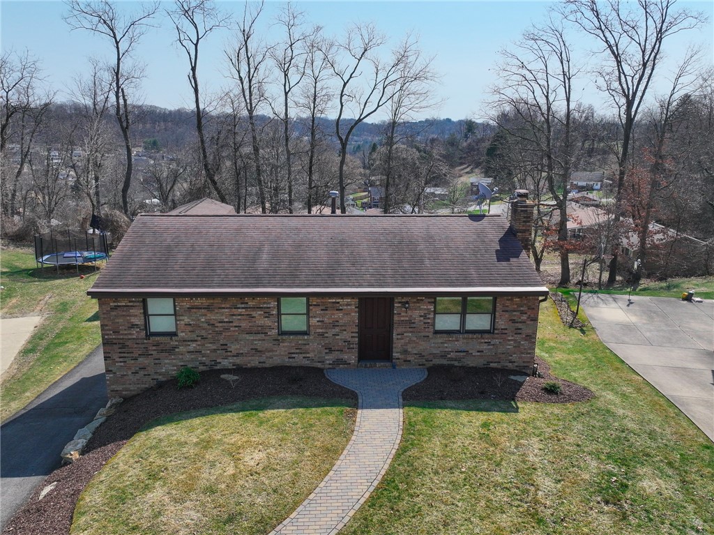 2141 Cayuga