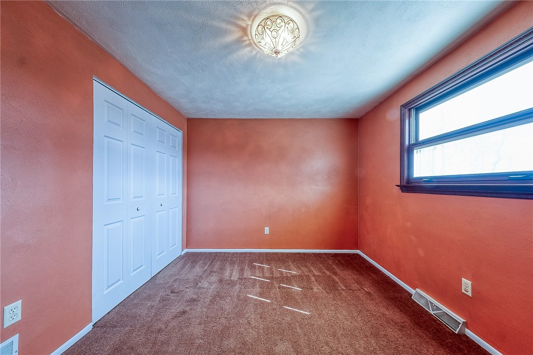 2141 Cayuga