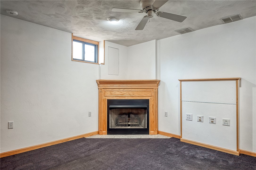 2141 Cayuga