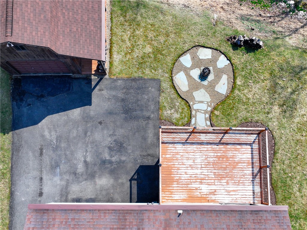 2141 Cayuga