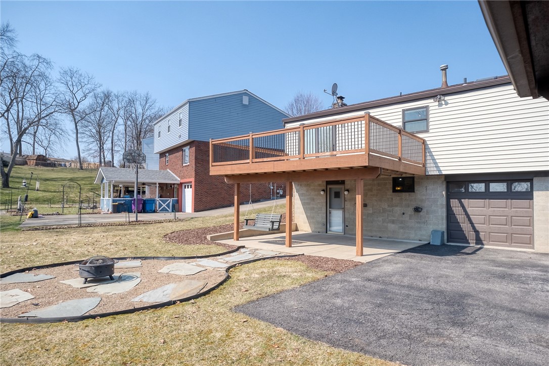 2141 Cayuga