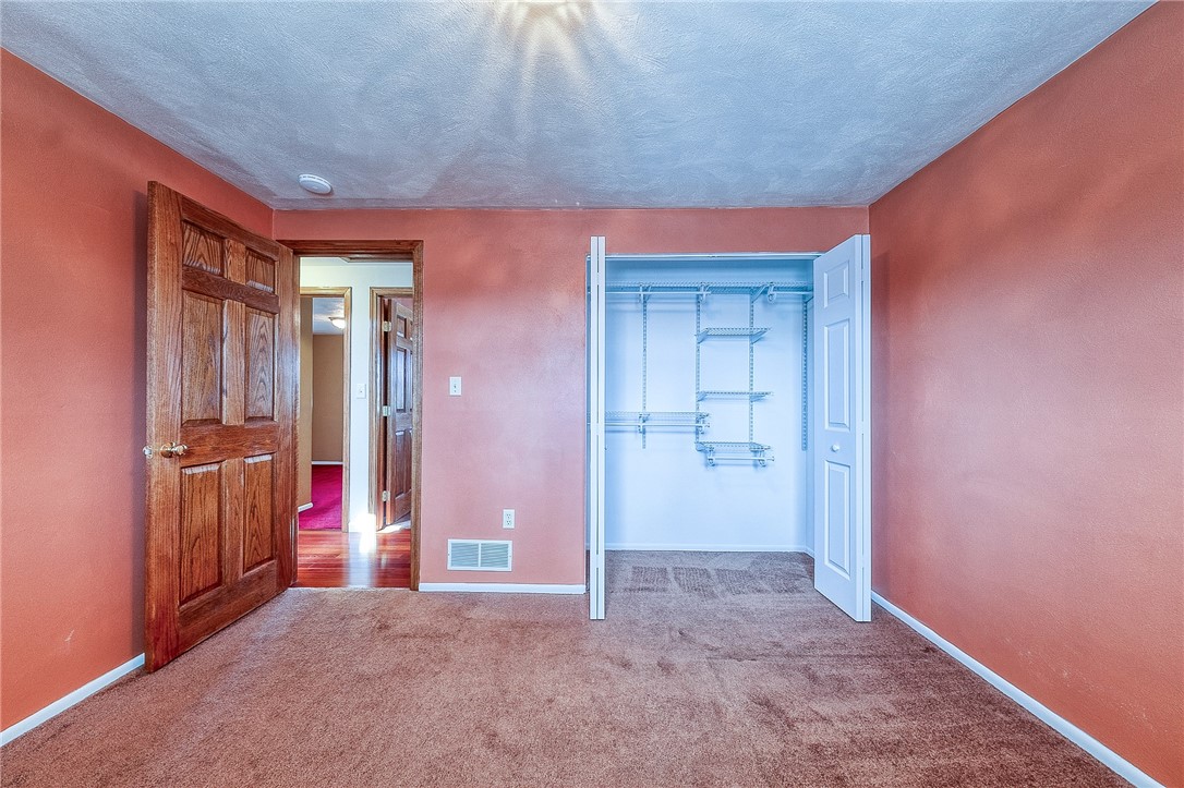 2141 Cayuga