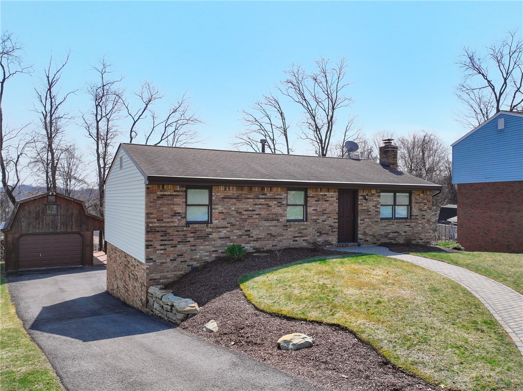 2141 Cayuga