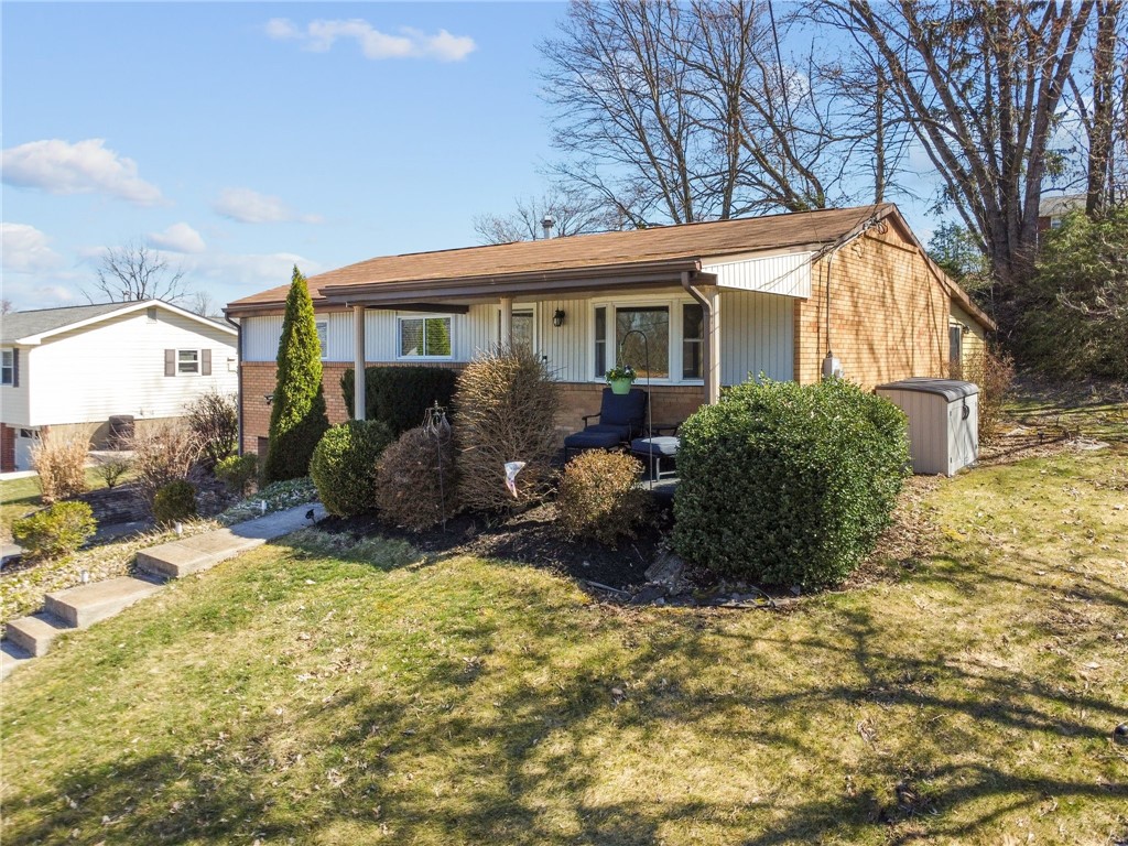 124 Carousel Dr