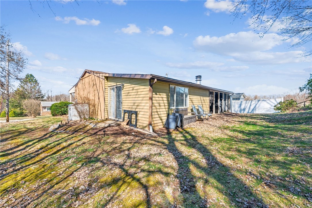 124 Carousel Dr