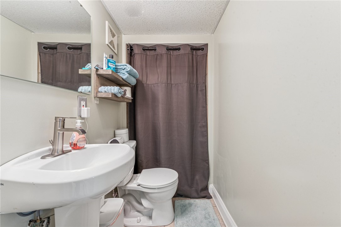 124 Carousel Dr