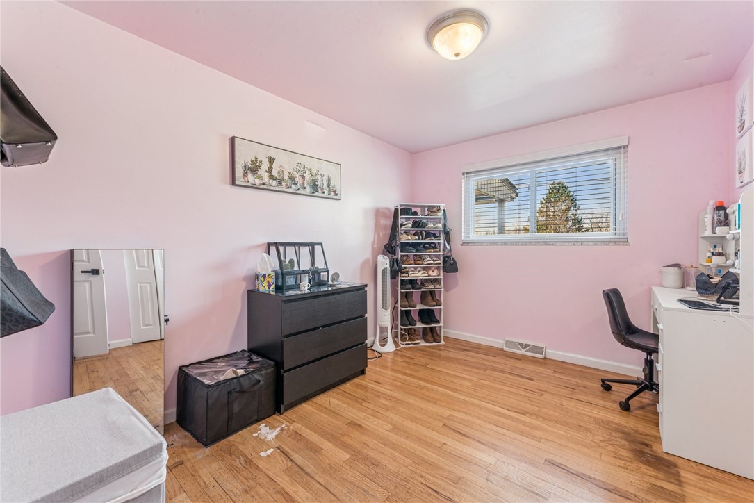 124 Carousel Dr