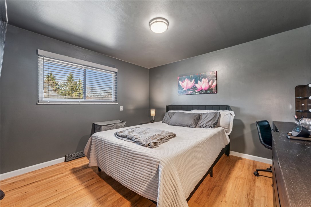 124 Carousel Dr