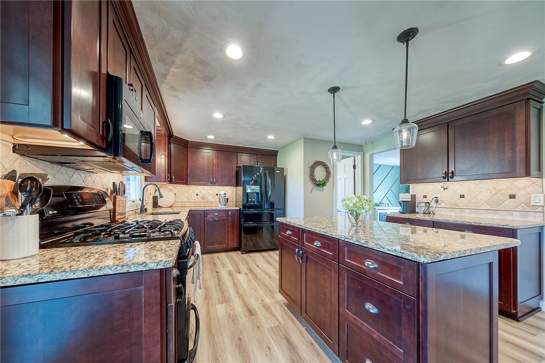 5910 Graybrooke Dr