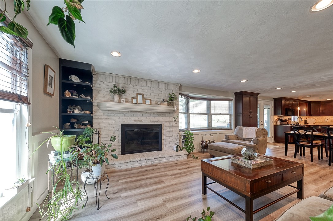5910 Graybrooke Dr