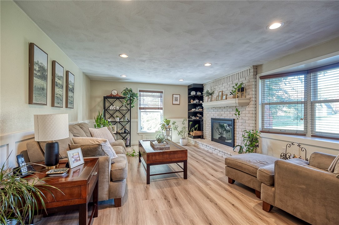 5910 Graybrooke Dr