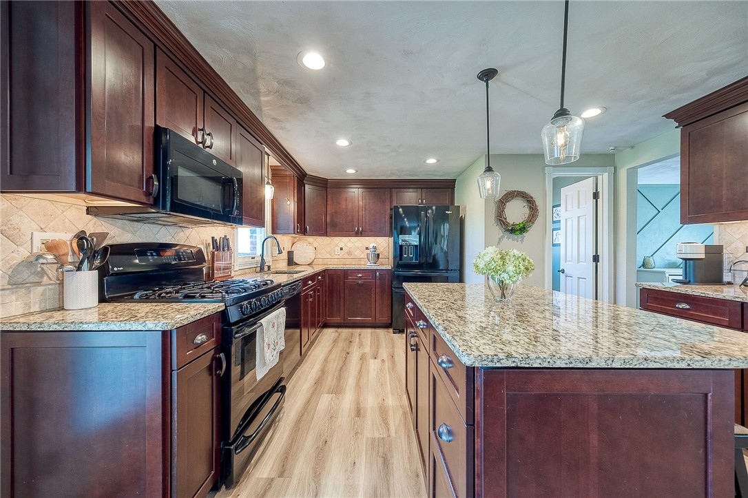 5910 Graybrooke Dr