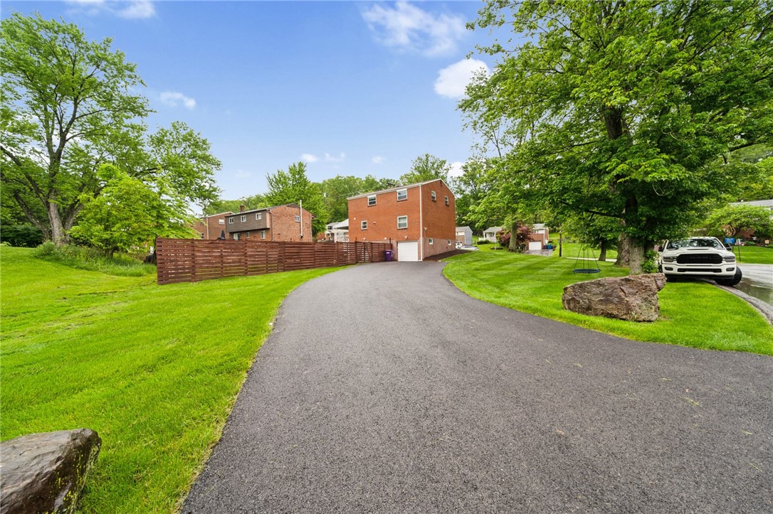 398 Holiday Park Dr