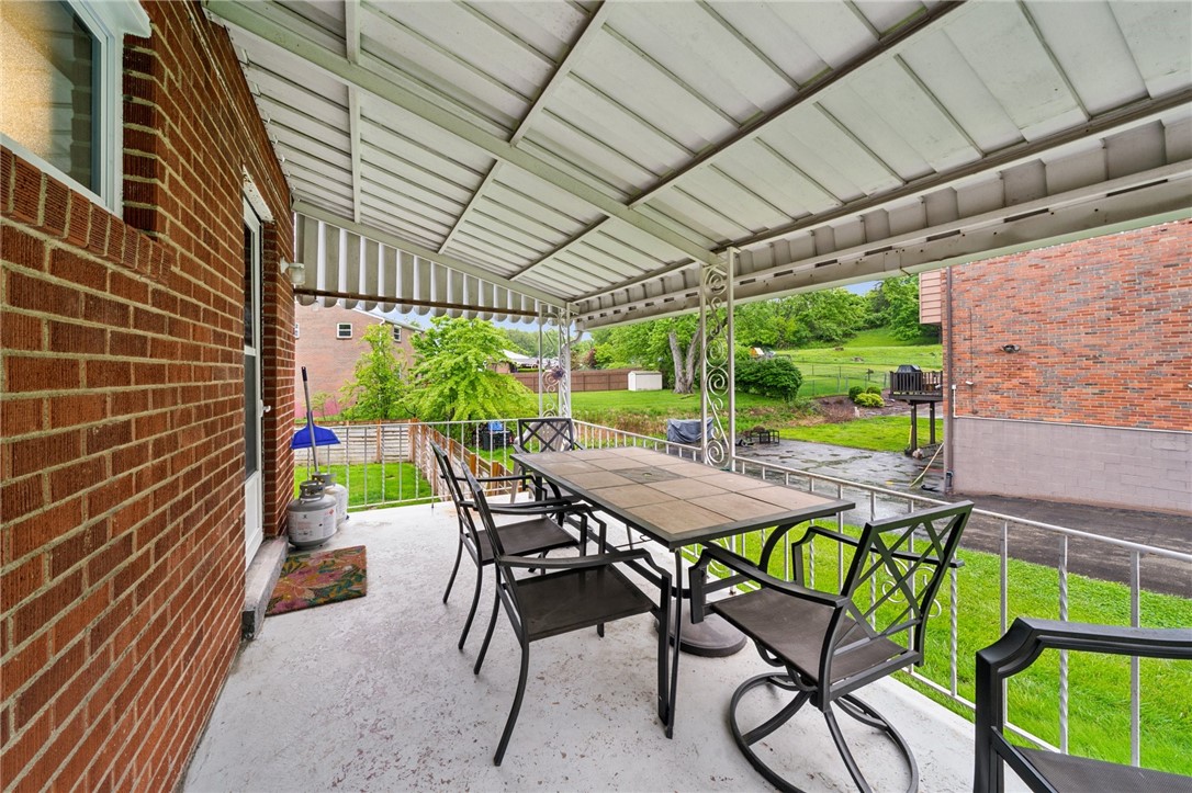 398 Holiday Park Dr