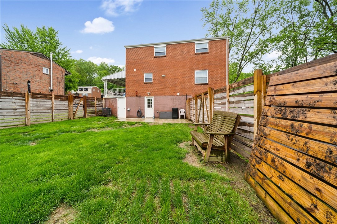 398 Holiday Park Dr