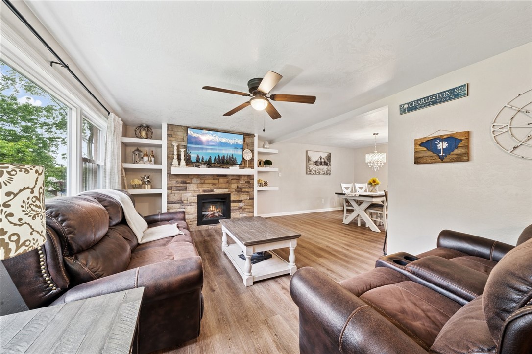 398 Holiday Park Dr