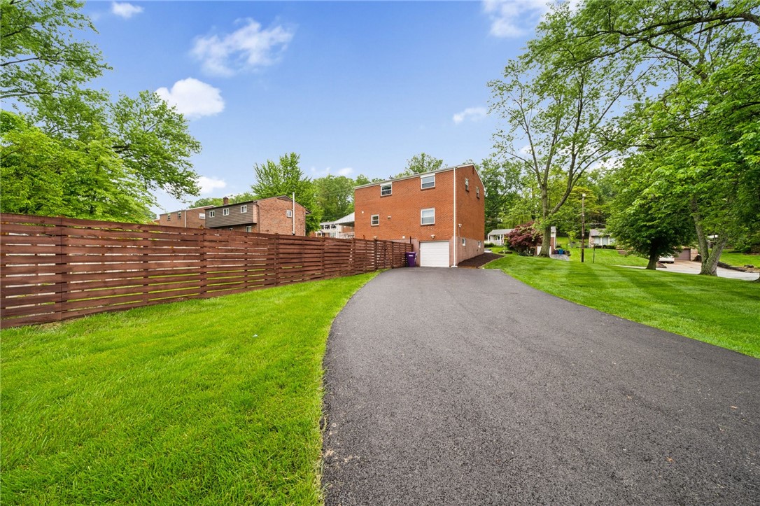 398 Holiday Park Dr