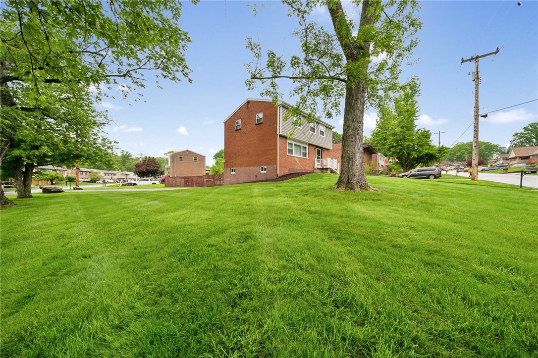 398 Holiday Park Dr
