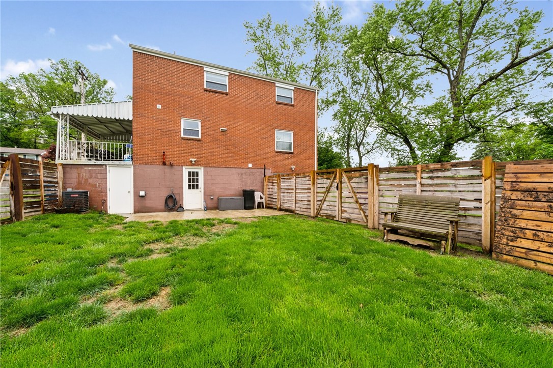 398 Holiday Park Dr