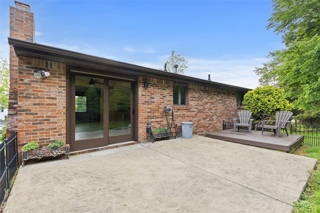 3863 Grist Mill Ln