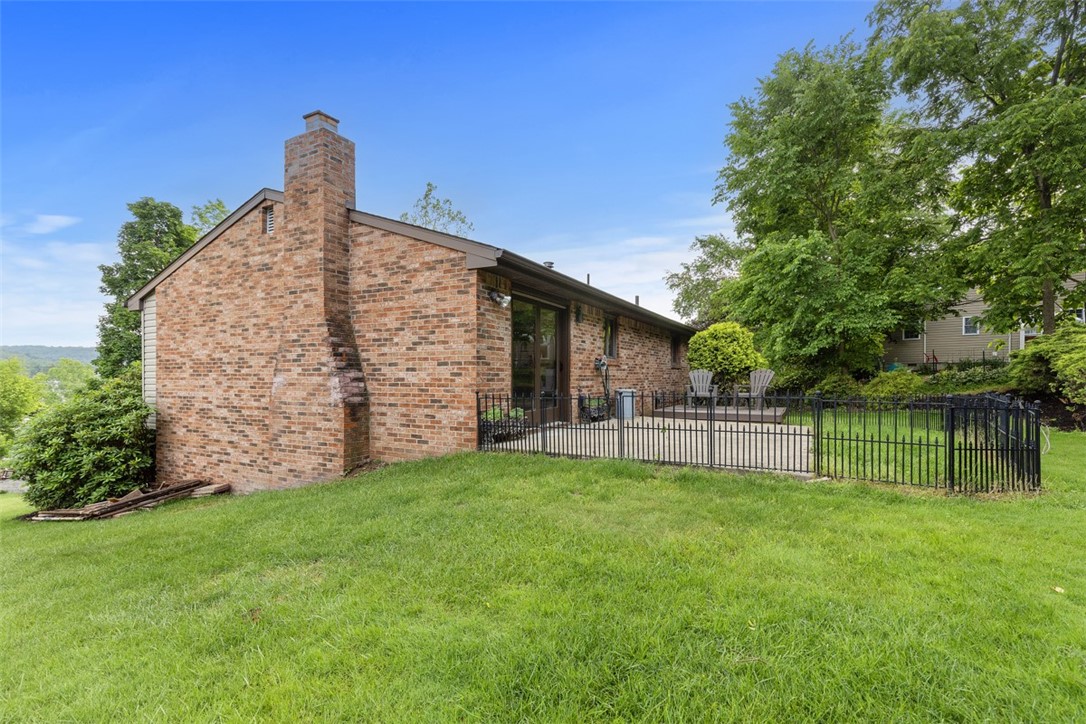 3863 Grist Mill Ln