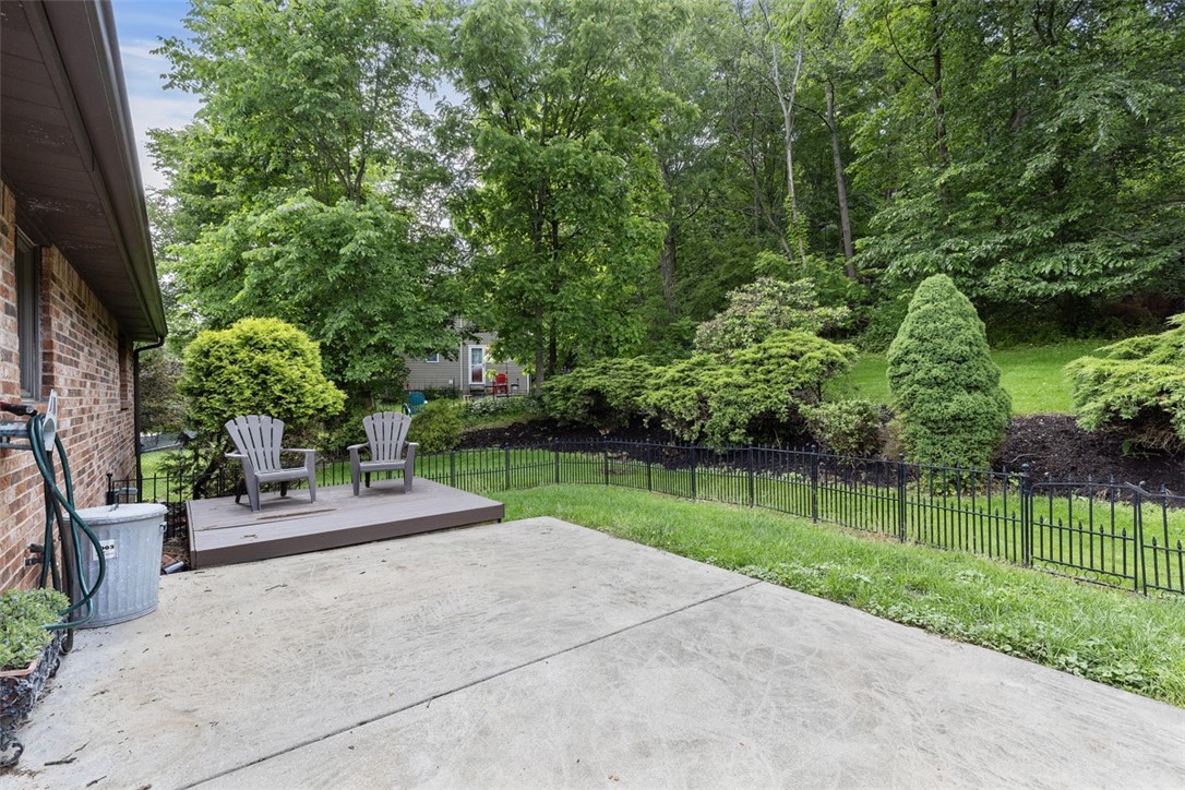 3863 Grist Mill Ln