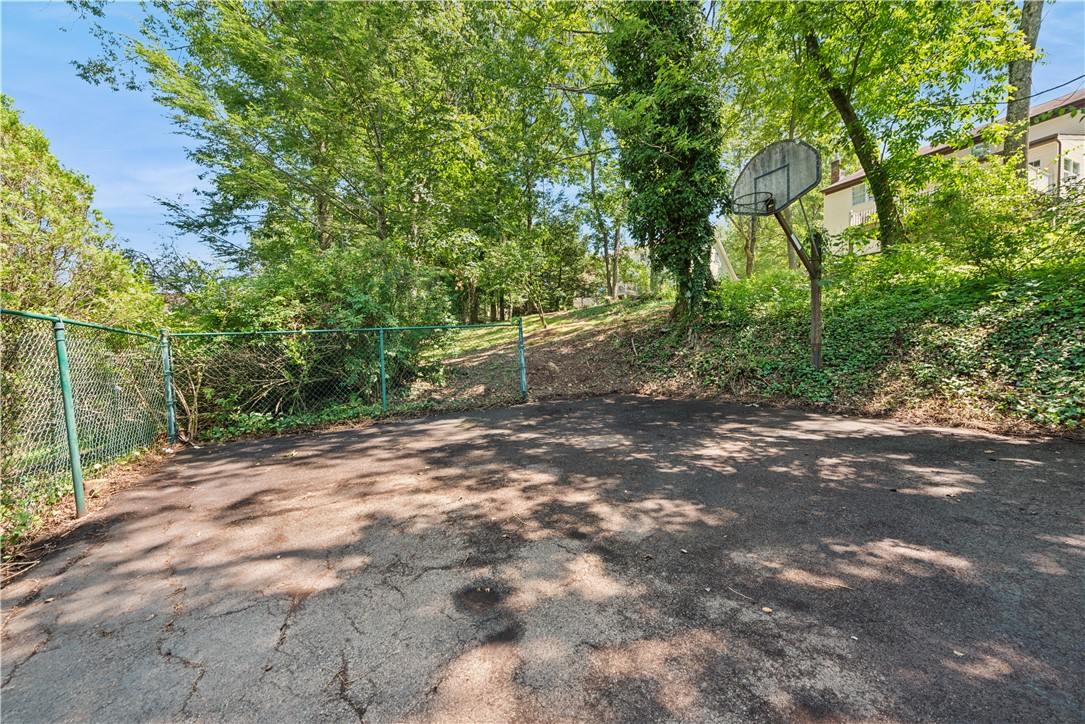 3218 Ridgeway Rd