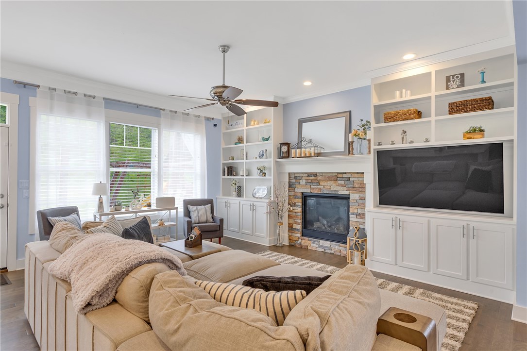 5525 Fontana Court