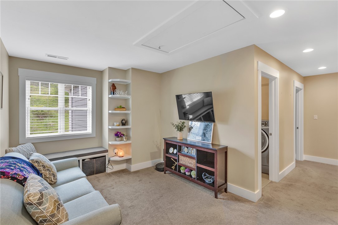 5525 Fontana Court
