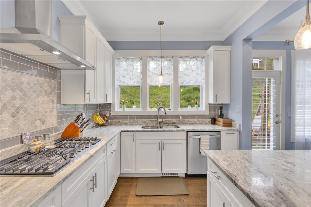 5525 Fontana Court